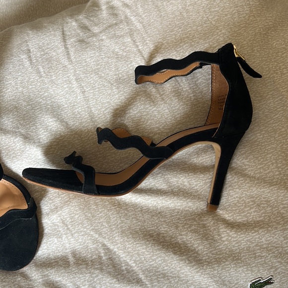 J Crew Scalloped Suede Heel - Picture 6 of 7